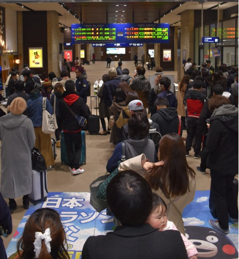 日本熊本新干线因地震困隧道 280名乘客淡定等半小时