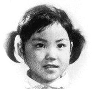 最后来看看吴镇宇的小时候,你能看出来是他吗?