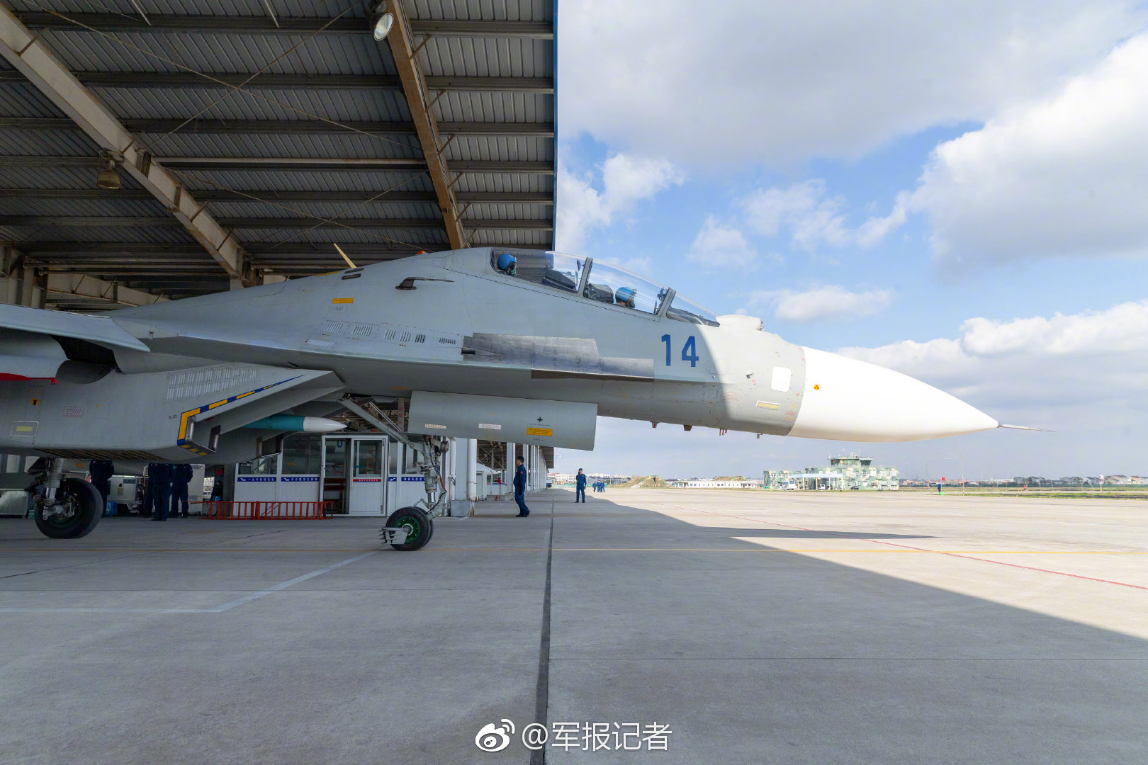 歼10歼11战机空中实战背景新年开训