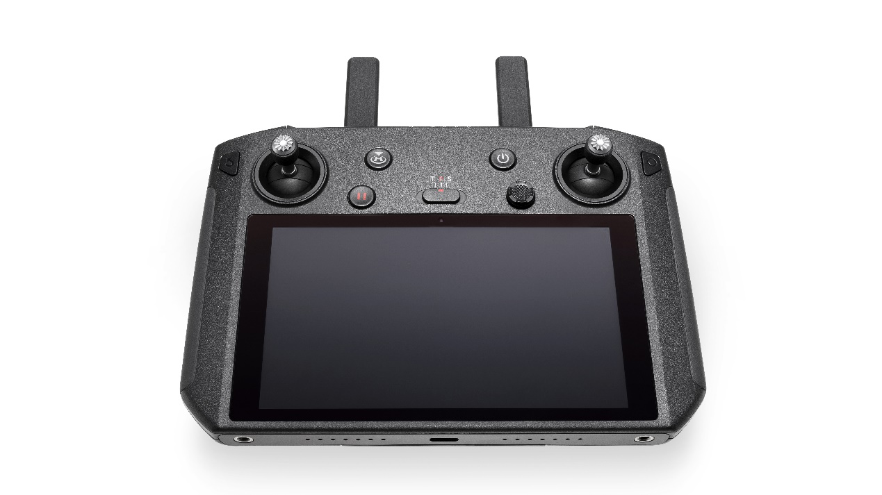 大疆发布适配mavic2的带屏遥控器售价3988元