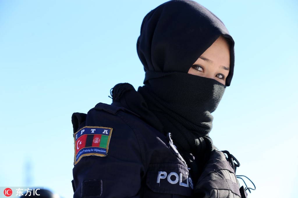 土耳其女警图片