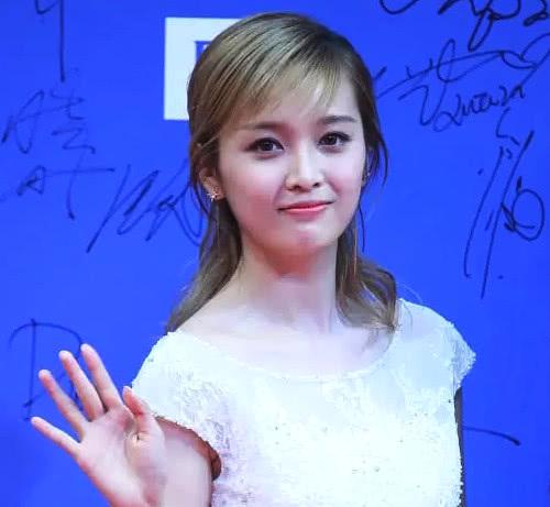 吴宣仪早年间照片曝光圆脸塌鼻梁网友表示认不出