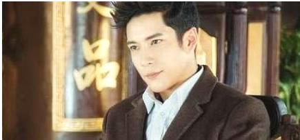 《人生若如初相见》中饰演易连恺