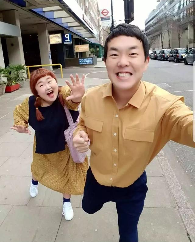 幸福,笑起来就知道了,跟金民基在一起,洪允花就是全世界最幸福的女孩