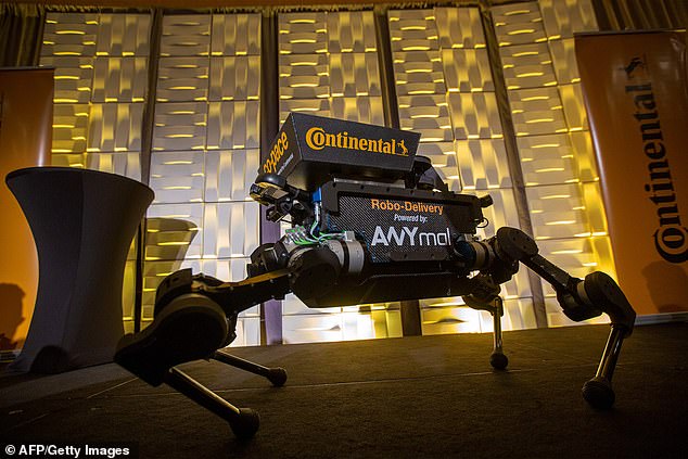 CES 2019：德国大陆集团展示包裹派送机器狗