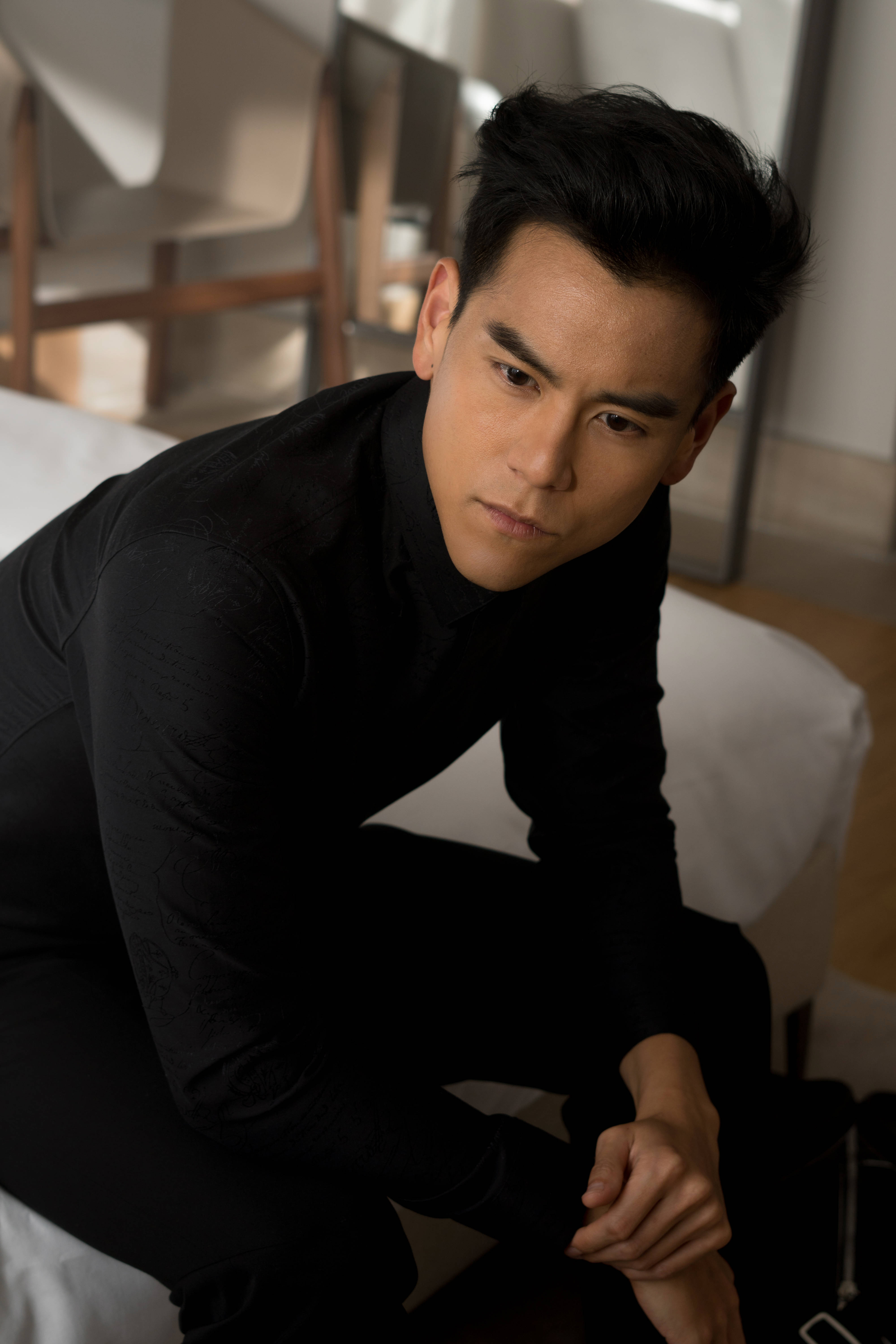 彭于晏时尚大片曝光优雅诠释绅士风格