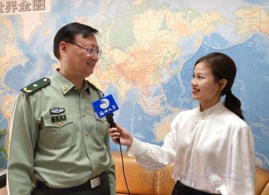 王卫星接受海峡之声记者鞠先鹤采访