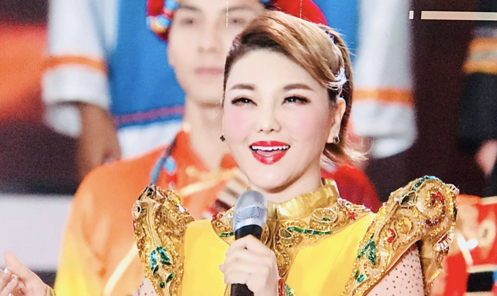 乌兰图雅参加“百花迎春-中国文学艺术界2019春节大联欢”