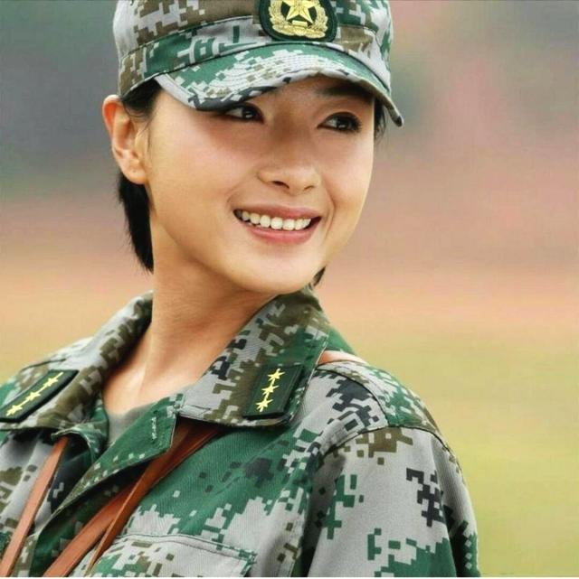 就在近日，一对“双胞胎”姐妹又刷屏了，瞬间荣登了让热搜榜首。