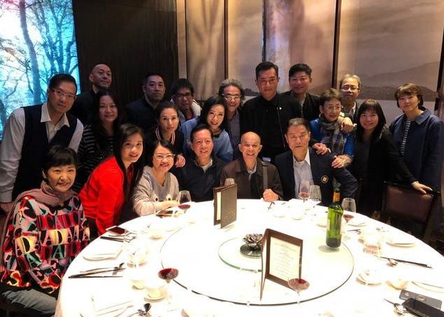 当年一起参演的多位演员一起亮相，最左边的是扮演李莫愁的雪梨，你还认得她吗？