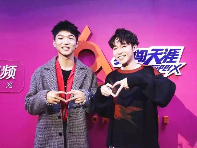 挣扎很久，最终参赛《歌手》