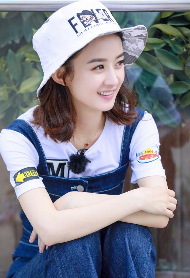 2017年8月与林更新合作《楚乔传》，她在剧中饰演坚韧果敢、侠骨柔肠的楚乔。