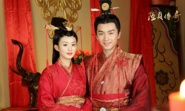 2015年6月与霍建华合作《花千骨》，她在剧中饰演命格诡异、坚强善良的孤女花千骨。