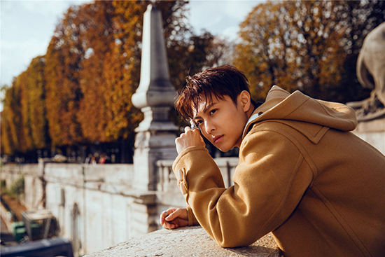 王子邱胜翊发布浪漫唯美写真 诠释复古摩登风