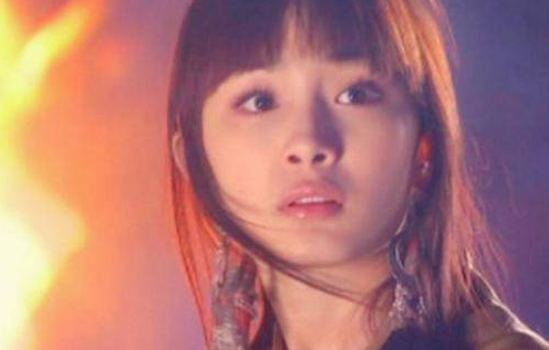 杨幂就更不用说了，这几年天天纠缠于各种乌糟新闻，去年也离婚了。