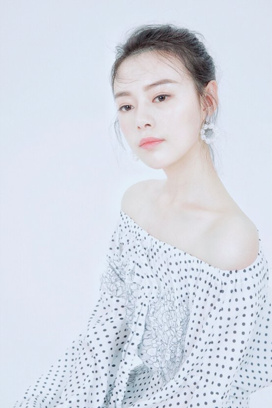 新声代高颜值演员余焰用自己的魅力征服观众