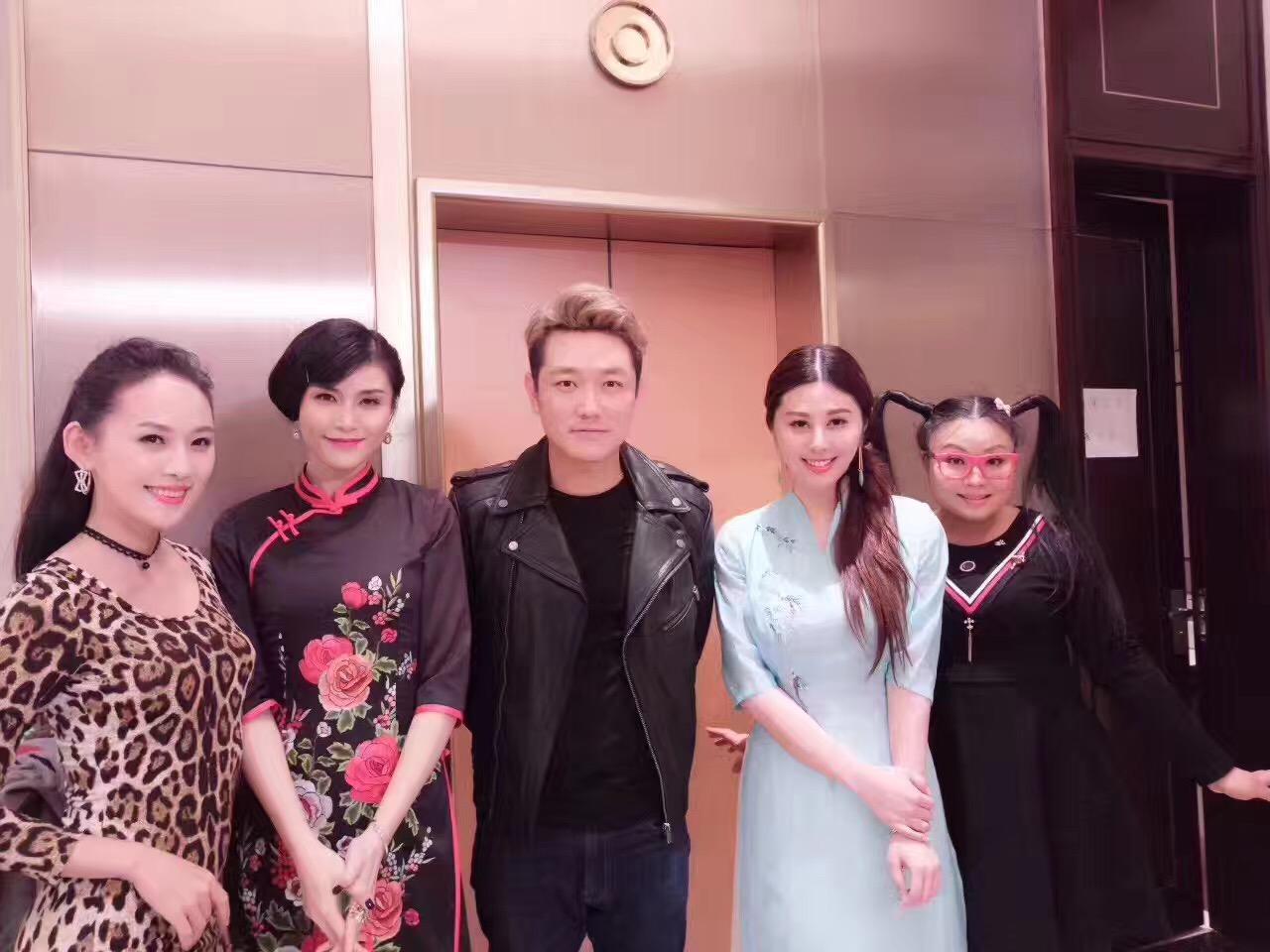 爆笑喜剧电影《花小楼之捣浆糊》由何飞担任监制