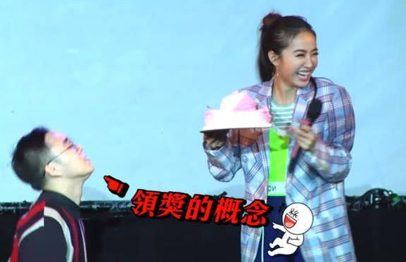 蔡依林迫于无奈，只好满足了歌迷的「心愿」，事后她还不忘贴心的送上关心：「你鼻子还可以通吗？ 」