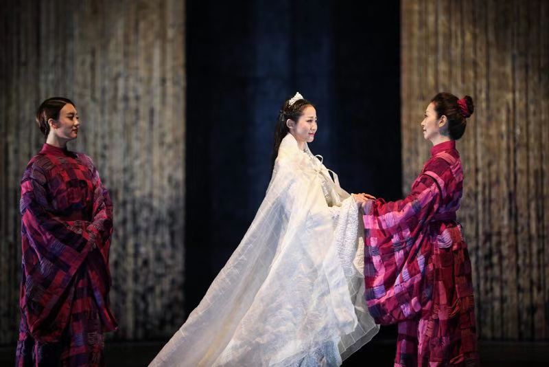 卢芳,荆浩,赵岭,杨淇,万千惠,强巴才丹,罗巍等优秀演员也在当晚的舞台