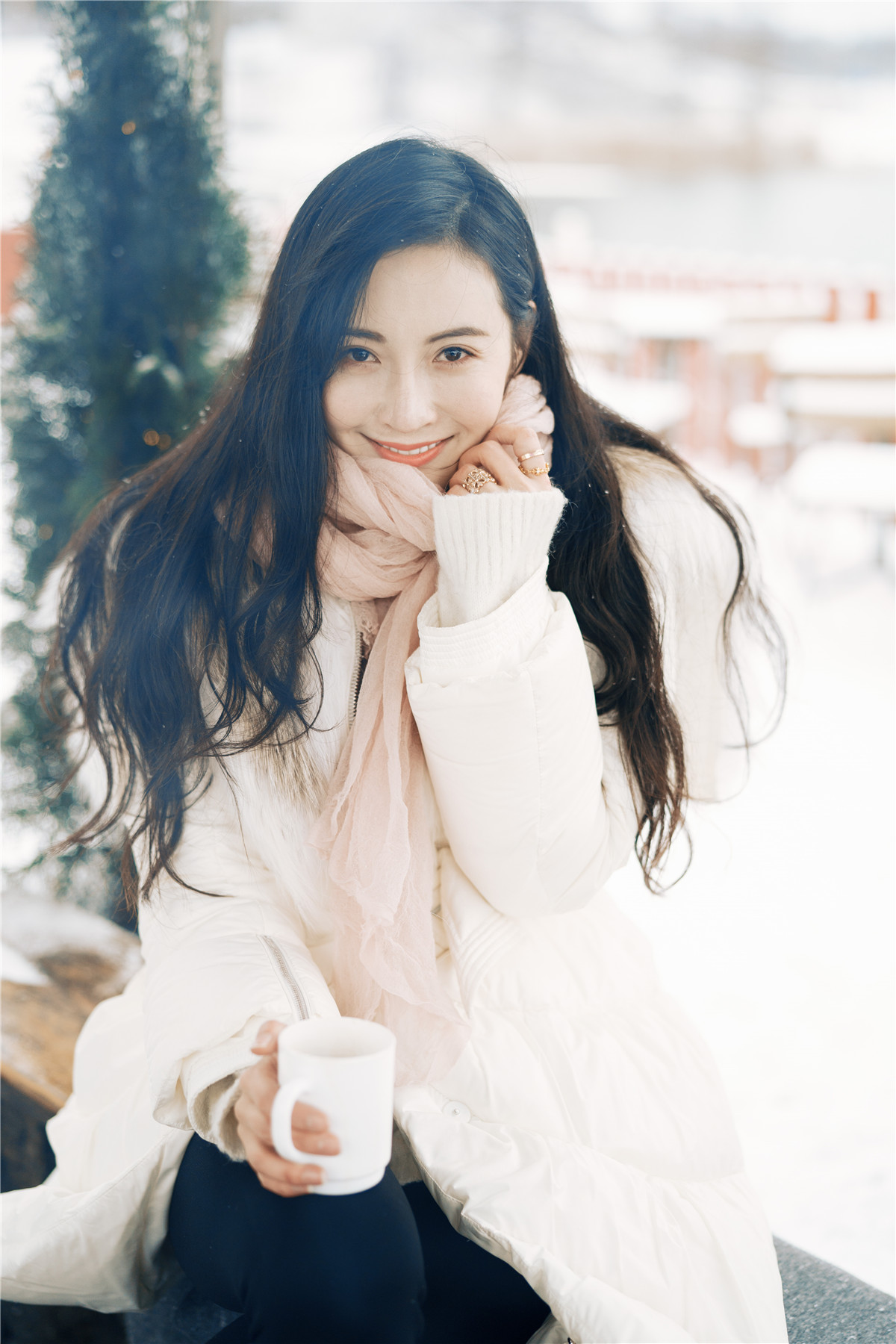 孙晶晶芬兰冬日雪地写真曝光 初恋女神气质尽显