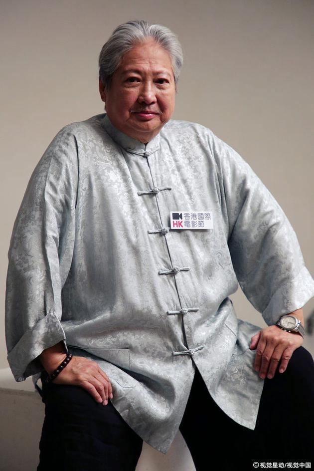 组图:当爷爷上瘾!洪金宝催生望再抱孙 生日愿望要