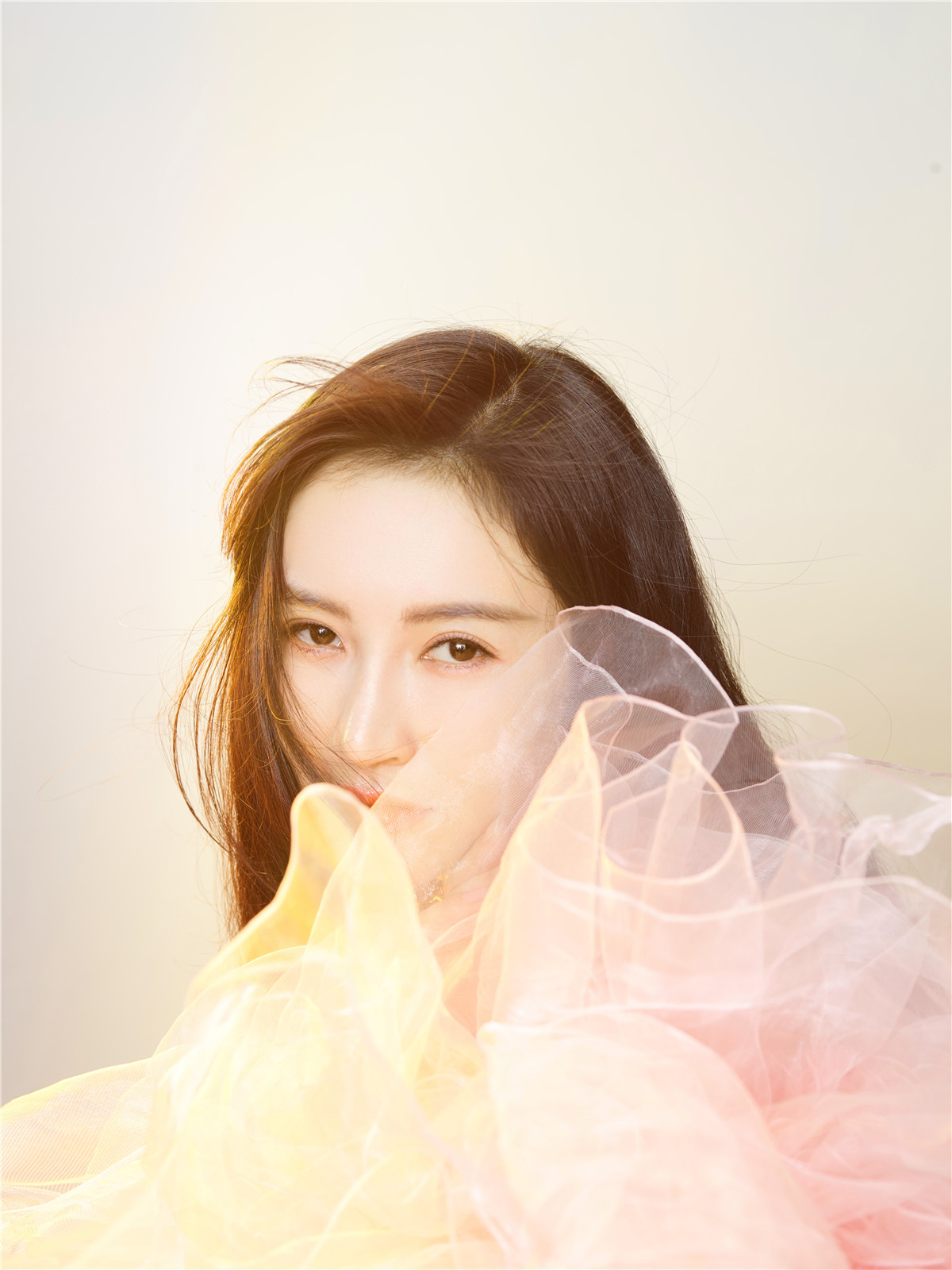 演员孙晶晶双面写真曝光 她是可甜可盐的"晶"彩女郎