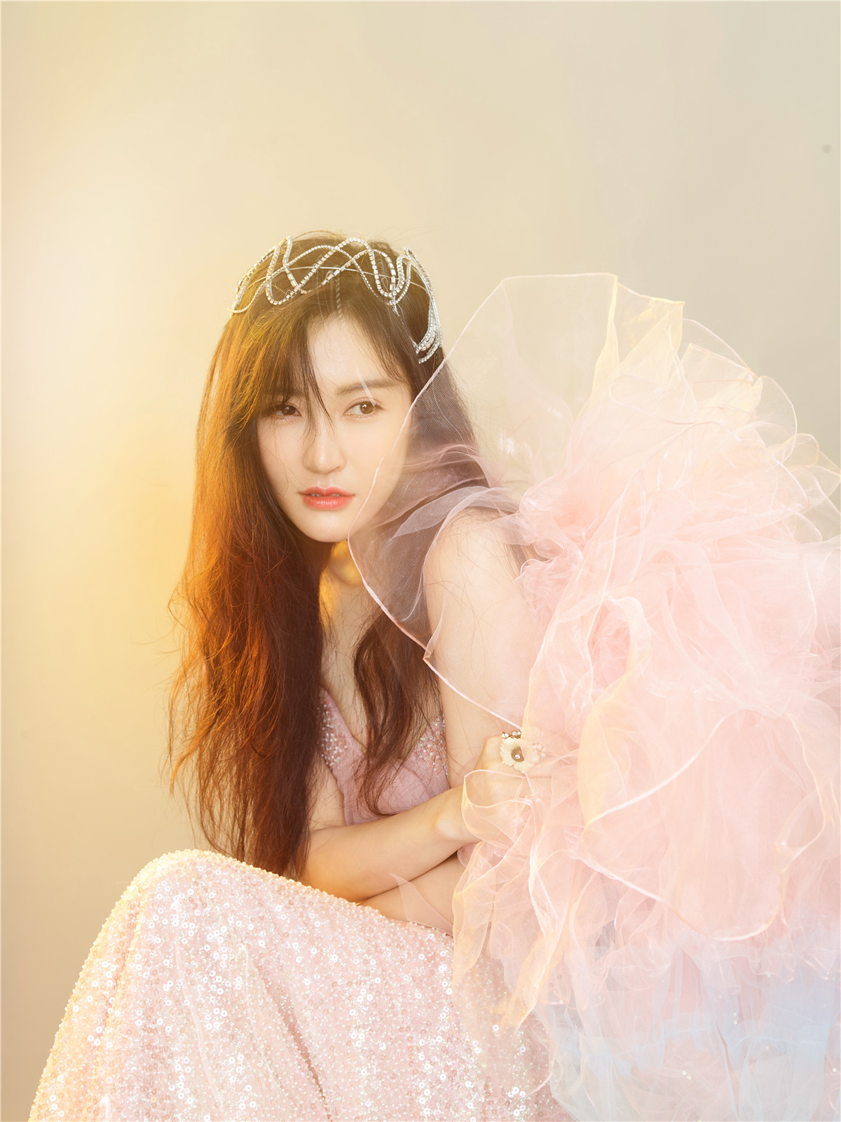 演员孙晶晶双面写真曝光 她是可甜可盐的"晶"彩女郎