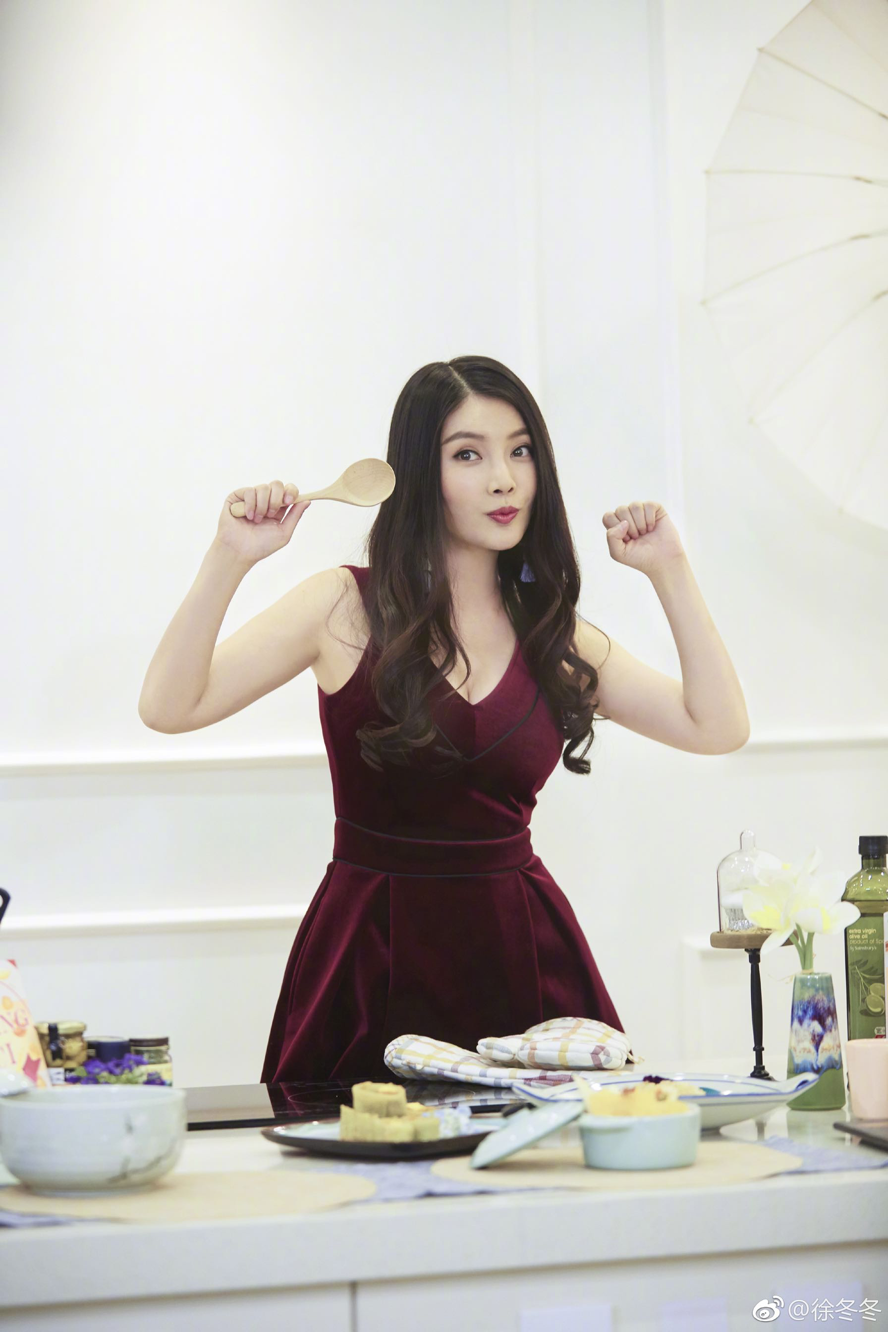 90后小青衣徐冬冬火了 性感女神其实是接地气的喜剧笑星