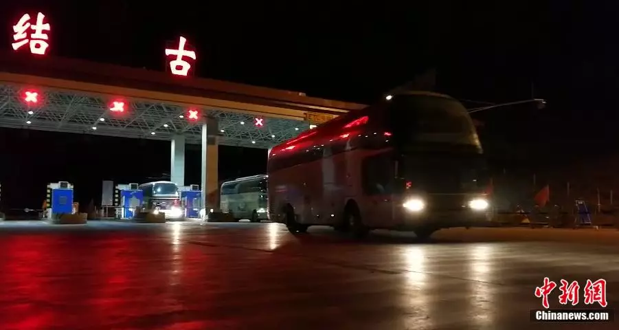 旅程的终点玉树市结古镇。扎西黄秀 摄