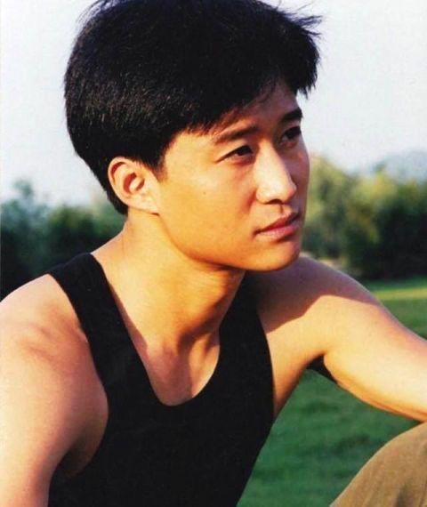 也难怪谢楠会如此钟情于吴京了。