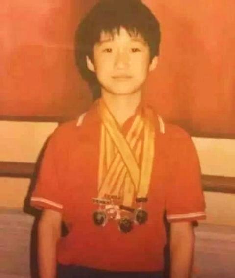 练武时的一招一式都有模有样。