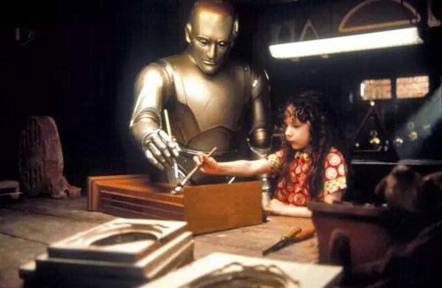 美国电影《机器管家》剧照。改编自俄裔美国科幻作家艾萨克·阿西莫夫同名小说