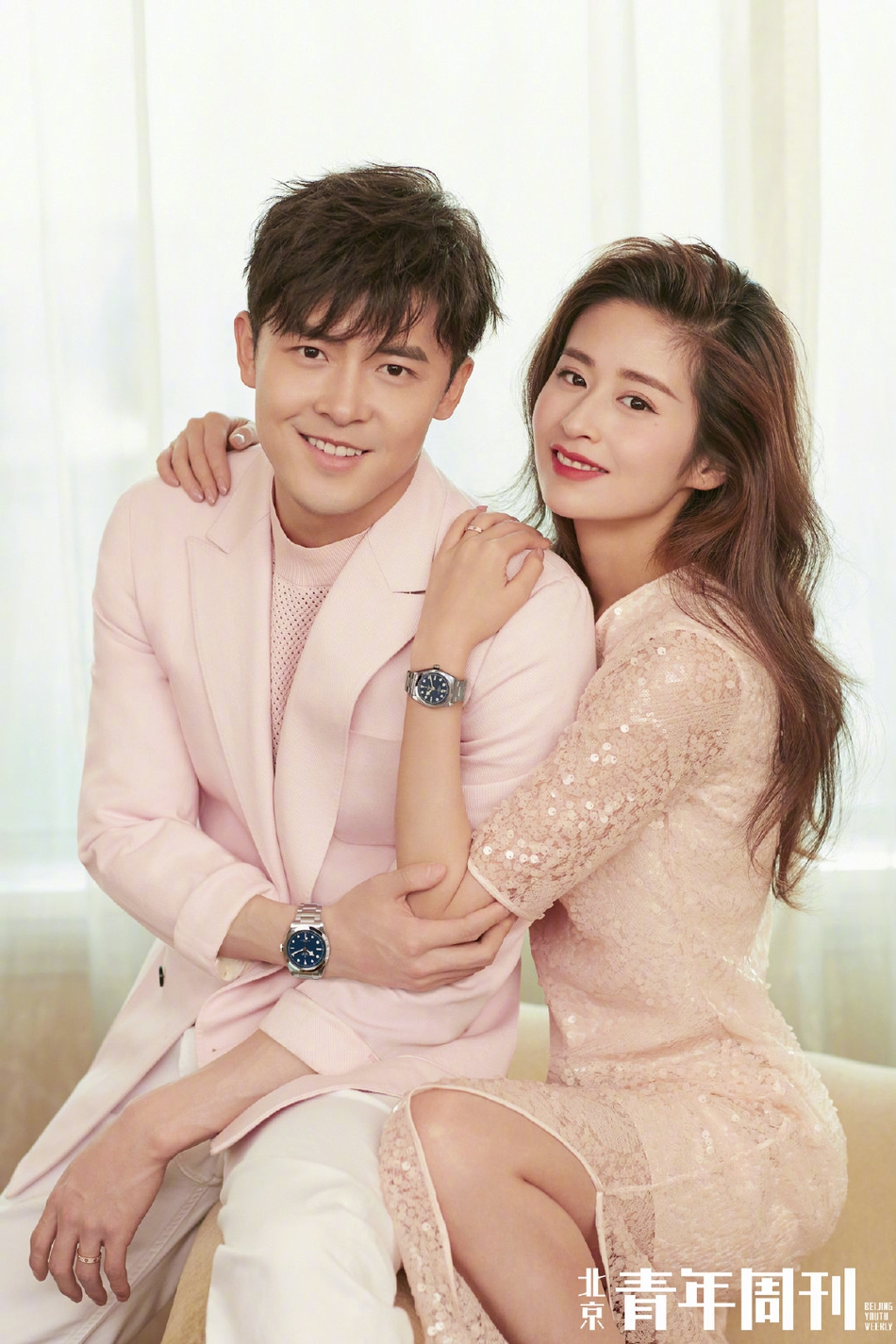 撒狗粮啦付辛博颖儿甜蜜大片曝光相互依偎情意浓浓