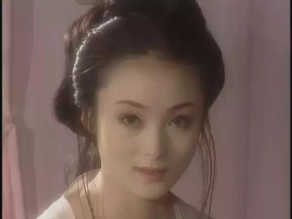 首先是蒋勤勤，父母的缺点蒋勤勤全都完美闪避过了....