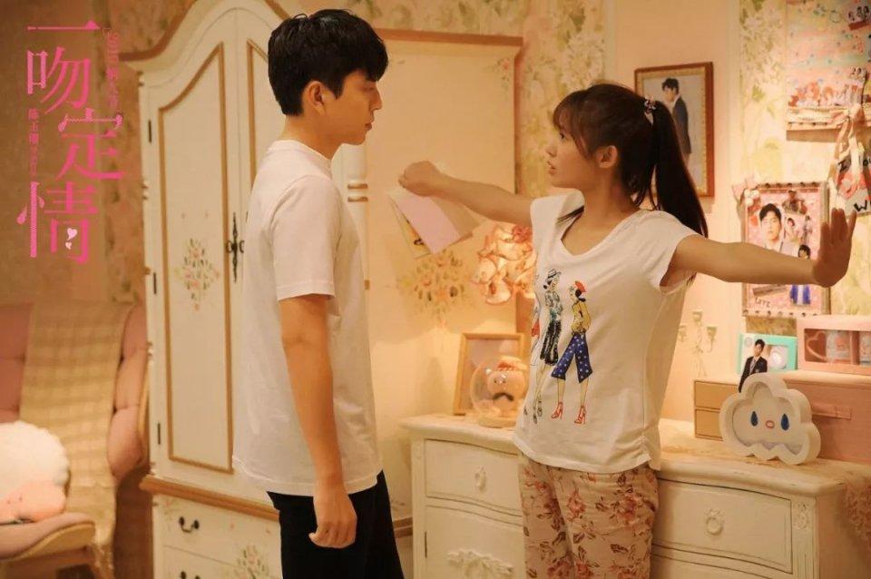 这就很像我们熟悉的日本少年漫，不断强调努力就一定能击败强敌获得胜利的励志模式。