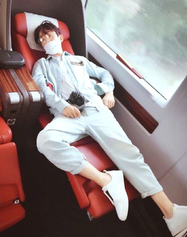 不知道大家最喜欢哪位男神的睡姿呢？欢迎评论区留言！