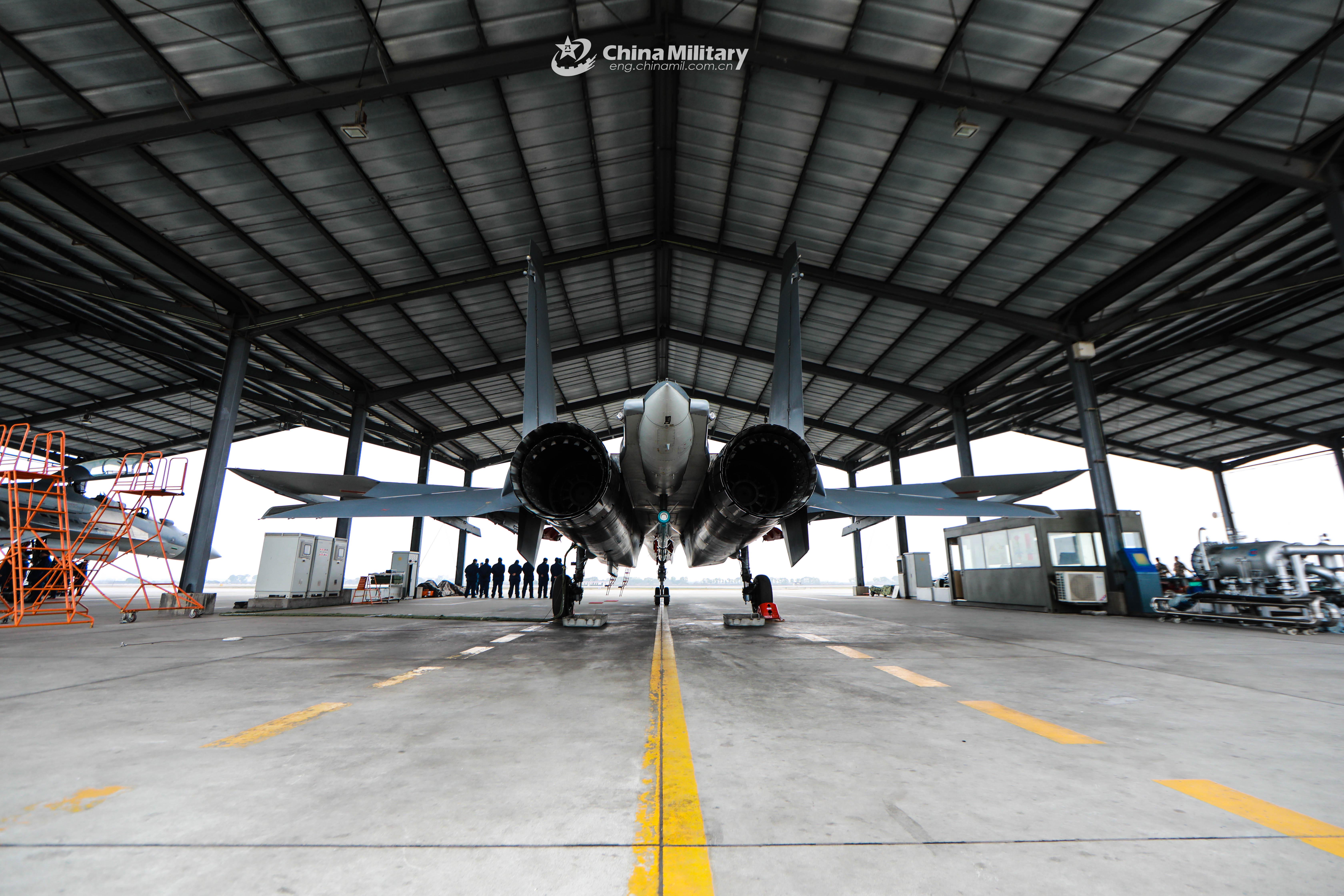 东部战区战斗机飞行训练歼16战机细节曝光