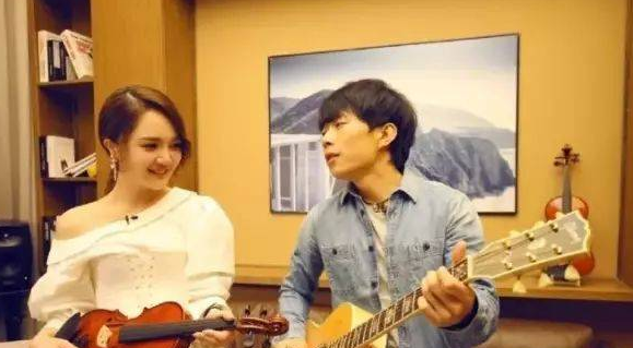 加盟了《我想和你唱》、《我是未来》等节目。