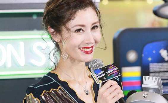 对于48岁再度复出的李嘉欣依然可以美成这样。你是怎么看的呢？