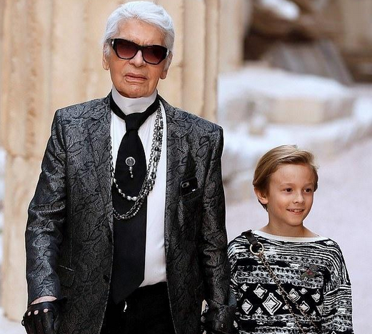 媒体认为,"老佛爷"的教子,11岁的小男孩哈德森66克洛宁(hudson