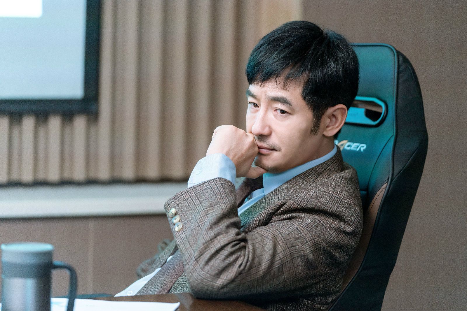 日前,由导演余丁执导,郭晓东,任重,李念,车晓主演的都市情感剧《激荡