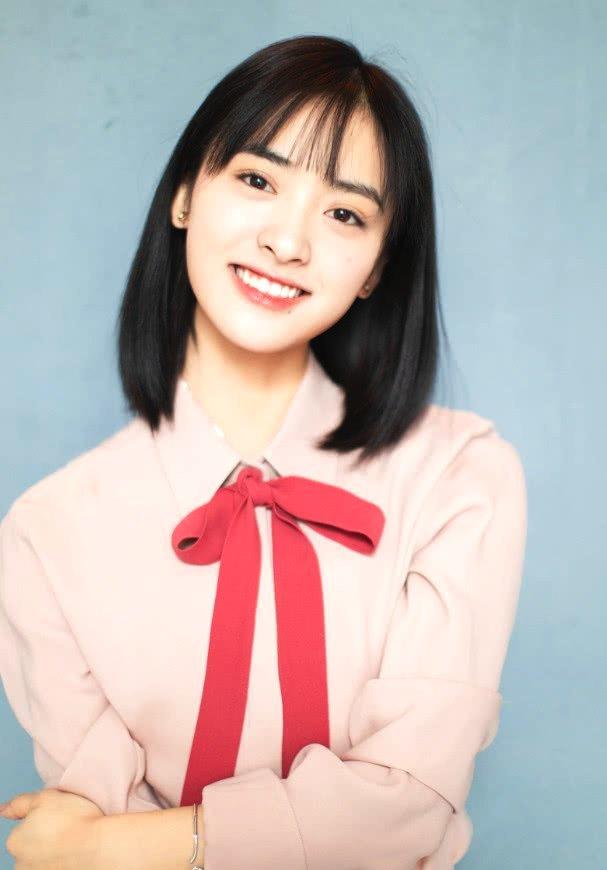 看过美人痣鼻尖痣,第一次见沈月这种法令纹痣,可爱指数简直爆升!