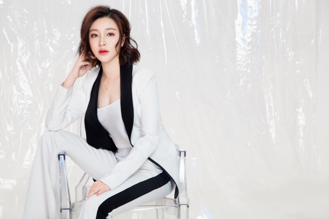 甘婷婷质感大片美出新高度或霸道冷艳或妖娆艳丽