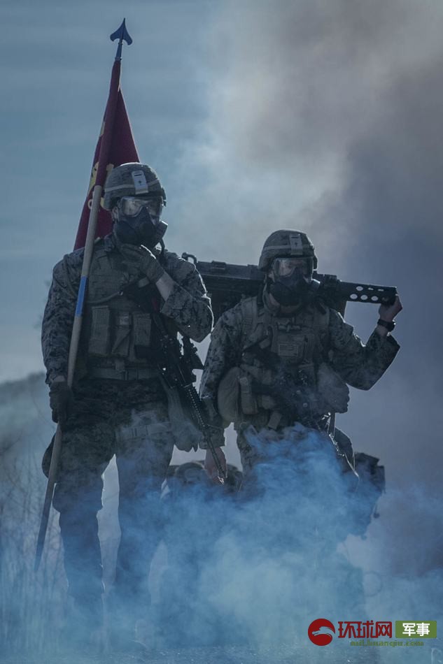 末世画风美军精锐演练应对生化危机