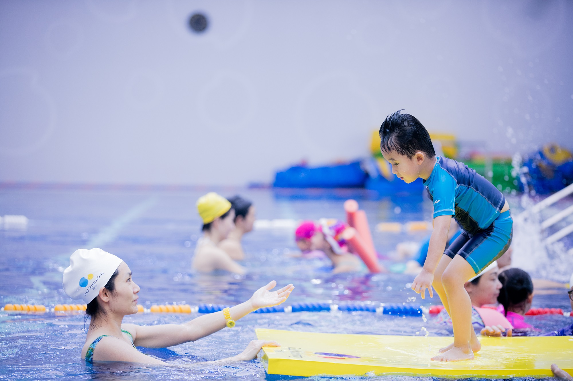 亲子游泳项目投资大热早教行业发展趋势渐显
