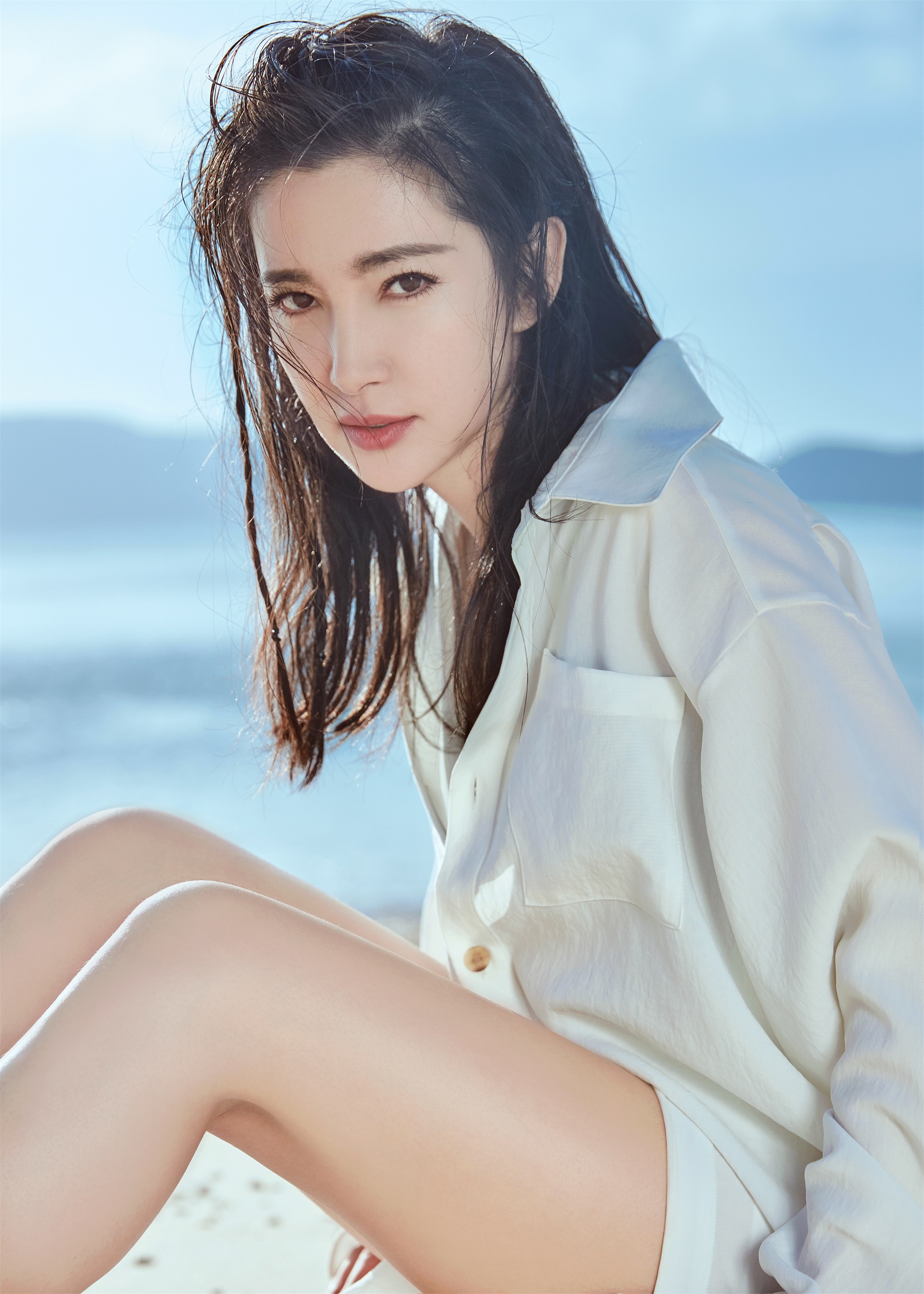 李冰冰沙滩写真曝光 纤细长腿吸睛