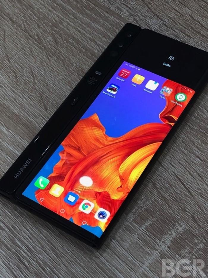 华为可折叠手机matex现场上手效果惊艳