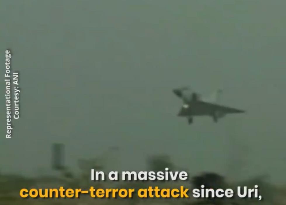 印度媒体发布幻影2000战机归来的视频截图。