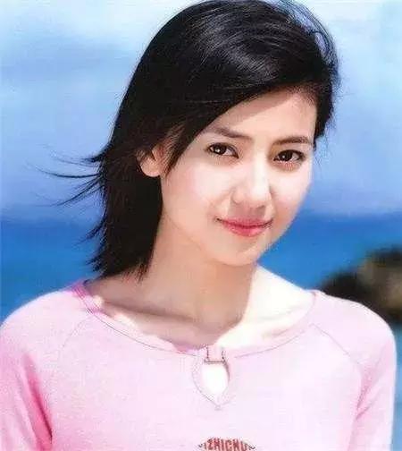 2014年，高圆圆和赵又廷结婚，之后她很少再接演作品，把更多精力放在家庭上。