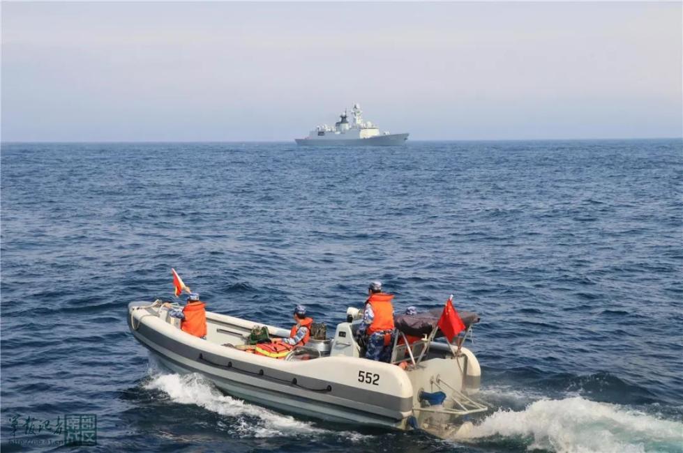 威武海军广元舰南海开展实战化训练